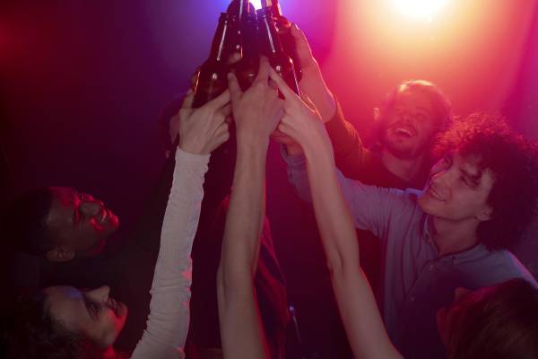 nightlife-with-people-dancing-club